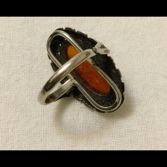 Sterling silver ring with amber stone - Picture 2 of 3